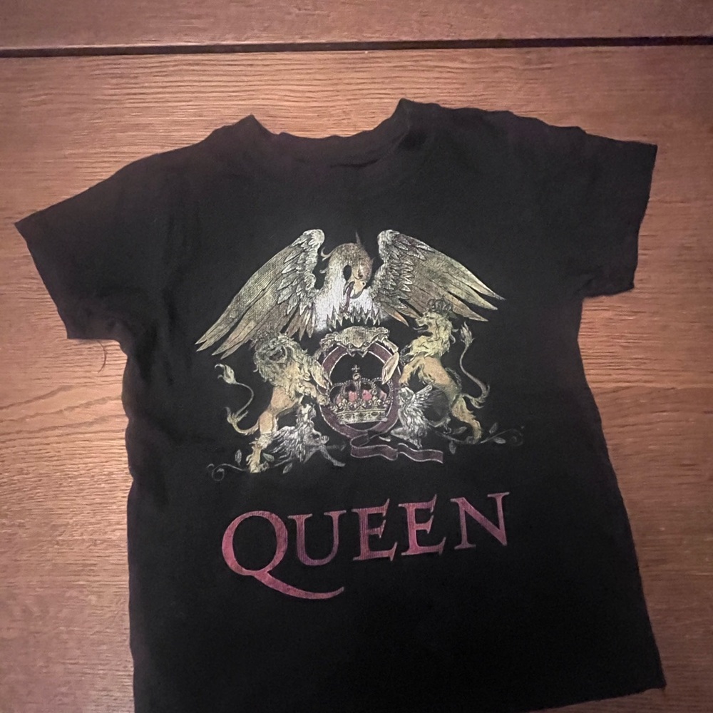Queen Black T-Shirt with Regal Design
